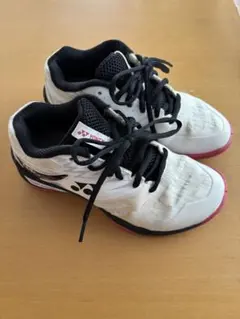 【美品】YONEX バドミントンシューズ 23.0cm