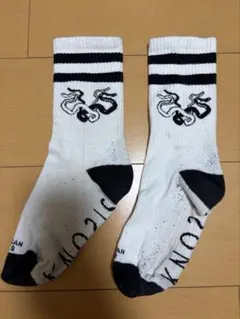 Knosis ソックス　ホワイト、ブラック　セット