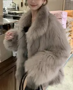 【新品・未使用】今季トレンド、ファージャケット・コート・グレー