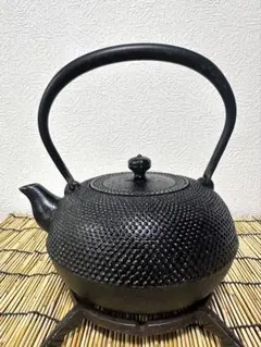 南部雫石　七ツ森工房　佐々木 健太郎(兼)作　１０型アラレ　南部鉄瓶　南部鉄器 南部雫石 七ツ森工房 佐々木 健太郎(兼)作 10型アラレ 南部鉄瓶 南部