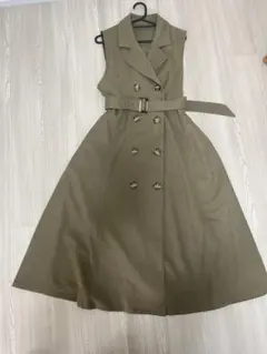 オリーブノースリーブダブルブレストワンピース