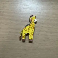 たべっ子どうぶつ　カフェ　land マグネットバッジ　きりん