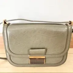 CHARLES&KEITH チャールズキース　ショルダーバック　カバン