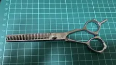 D様専用セニングシザー TENYO カット率40〜45％ - メルカリ