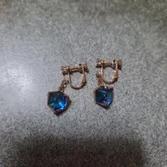 青色四角形ストーンイヤリング