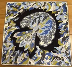 【美品】EMILIO PUCCI（エミリオ・プッチ） シルク100% スカーフのサムネイル