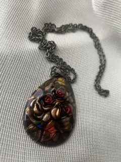 新品　一点物　ヴィンテージ　花彫刻　ペンダントネックレス
