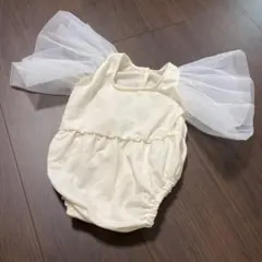 チュール袖クリーム色ボディスーツ　スリーコインズ