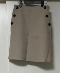 イエナ　ベージュ ボタン付き　スカート　台形のサムネイル