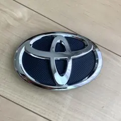 30系前期ヴェルファイア トヨタ純正フロント用エンブレム 輸出仕様 