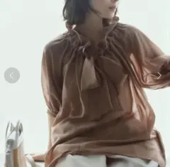 美品　NATURAL BEAUTY BASIC シアーボウタイブラウス