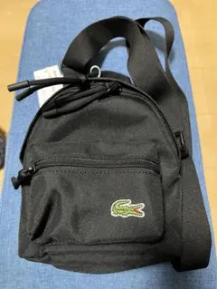 LACOSTE ブラック ショルダーバッグ