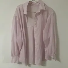 ピンクと白のストライプ長袖シャツ