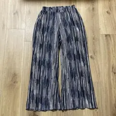 しまむら　プリーツ柄パンツ