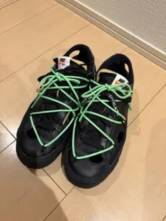 Off-White NIKE スニーカーのサムネイル