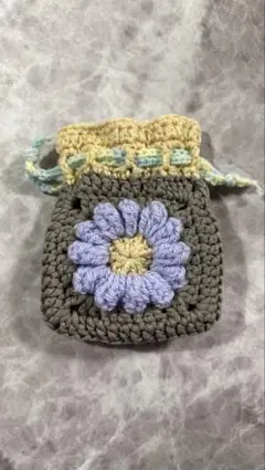 フラワーモチーフかぎ針編み巾着ポーチ(ハンドメイド)
