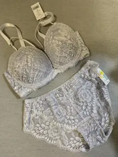 トリンプフロラーレ アマリリスの花 刺繍レースノンワイヤーブラジャー 