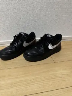 NIKE ナイキ　エアフォース1 黒白　人気カラー