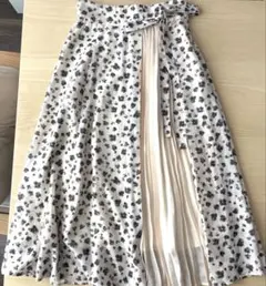 JILL by JILLSTUART フレアスカート 花柄 プリーツ Sサイズのサムネイル