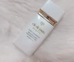 クレドポーボーテ Cle de Peau Beaute ヴォワールルミヌ