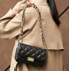 【極美品】AULENTTI チェーンミニショルダーバッグ　レザー　キルティング