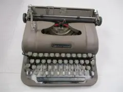 Underwood クラシックタイプライター グレー ケース入り 動作品 2026年最新】タイプライター underwoodの人気アイテム - メルカリ