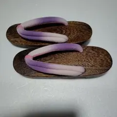 紫とピンクのグラデーションの鼻緒 の 下駄　レディース