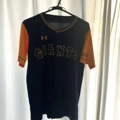読売ジャイアンツ　ユニホーム型応援シャツ　アンダーアーマー