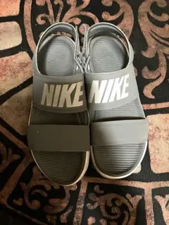 NIKE スポーツサンダル グレー　 22.5cm〜23cmのサムネイル