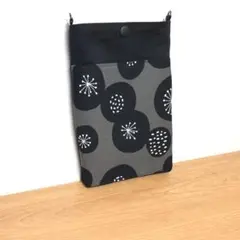 スマホポーチ(本体)　北欧風　グレー　サコッシュ　ミニショルダー