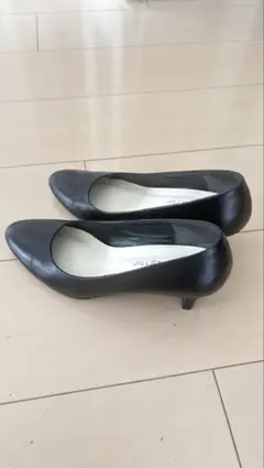 JILL STUART 黒 レザー パンプス　22.5cmのサムネイル