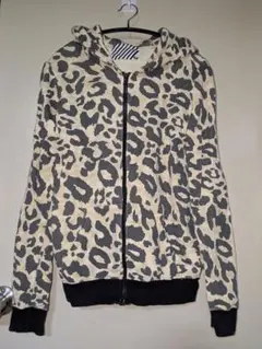 希少✨️SLY　スライ　 豹柄パーカー　イエロー