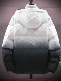 グラデーションダウンジャケット