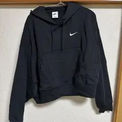 ブラック パーカー