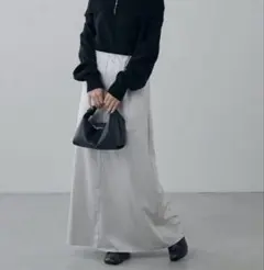 シルバー サテン風 ロングスカートのサムネイル