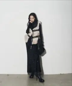 値下げandrea&co. フェイクファーライダースベスト スパンコールスカート