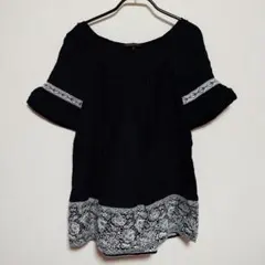 【美品】BCBGMAXAZRIA レース装飾 黒 半袖 ブラウスのサムネイル