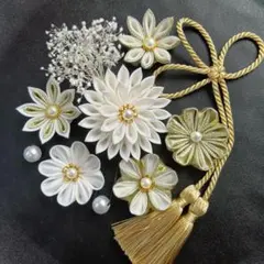 髪飾り　つまみ細工　成人式　卒業式　結婚式　七五三　白　金