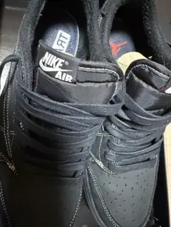 travis×NIKE ブラックファントム