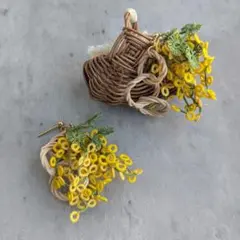 1.ミモザのタティングレースのピアス　ラタンTEFU