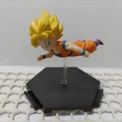 ローソン限定 ドラゴンボール コミックス背表紙フィギュア 孫悟空 超サイヤ人
