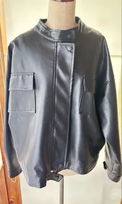 Dazy Less黒い合皮ジャケット シンプルデザイン