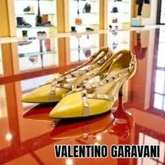 VALENTINO GARAVANI ロックスタッズ エナメルパンプスのサムネイル
