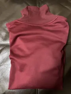 未使用品UNIQLO UM サイズパープル ネックカットソー