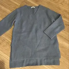 LOWRYSFARM ブルー 長袖ニット Vネック