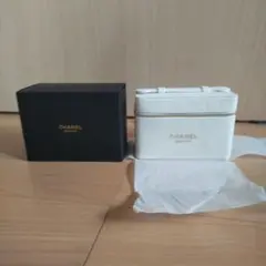 CHANEL BEAUTE ノベルティホワイトポーチ