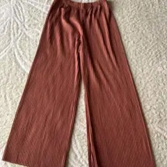 UNIQLO プリーツストレートパンツ　Sサイズ　ブラウン
