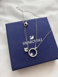 Swarovski クリスタル円形ペンダントネックレス