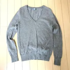 ユニクロ Vネックニット セーター