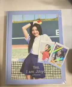 TWICE ジヒョ Yes, I am Jihyo. 写真集 Blue ver.